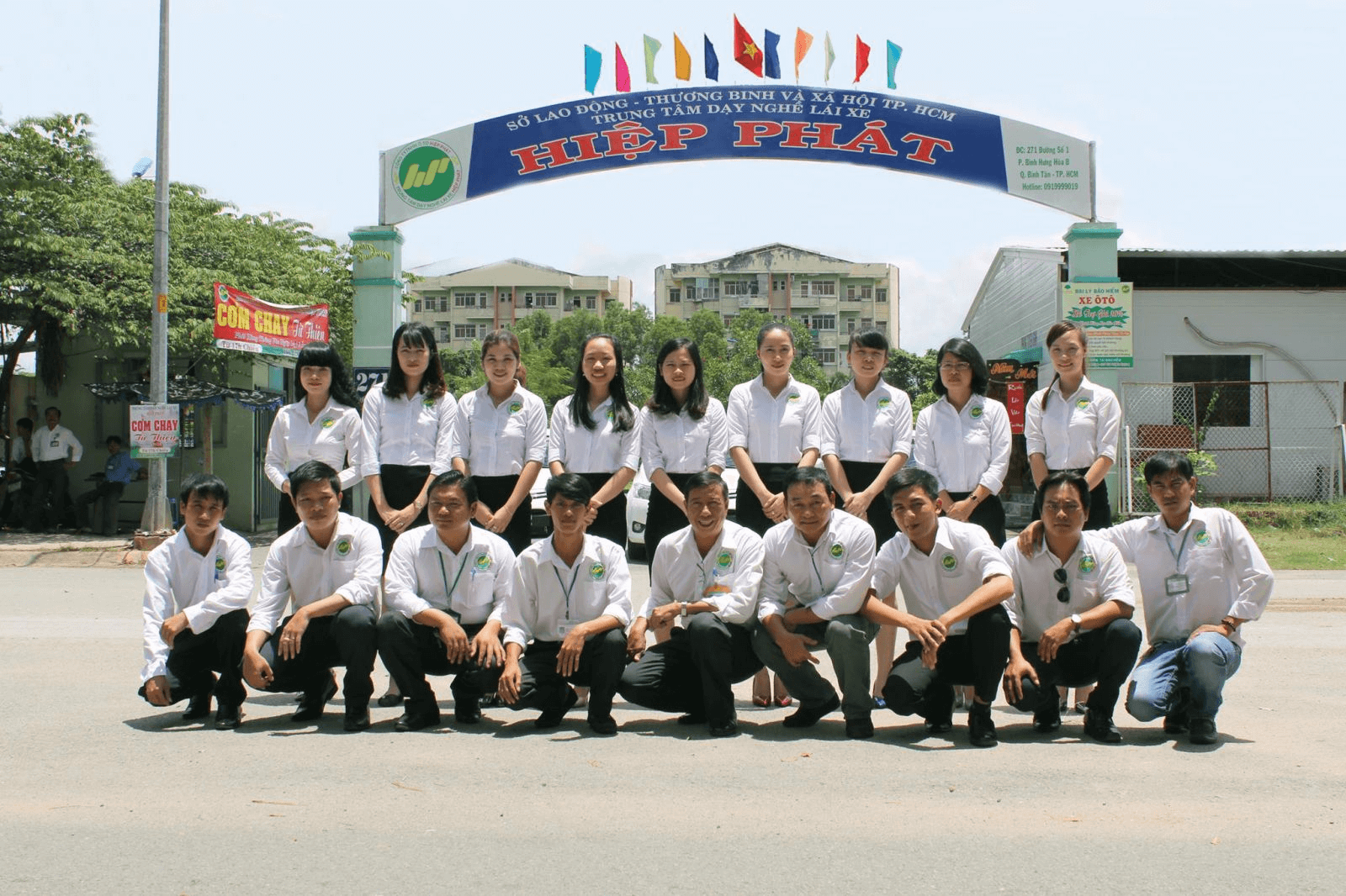 NHÂN VIÊN - HIỆP PHÁT