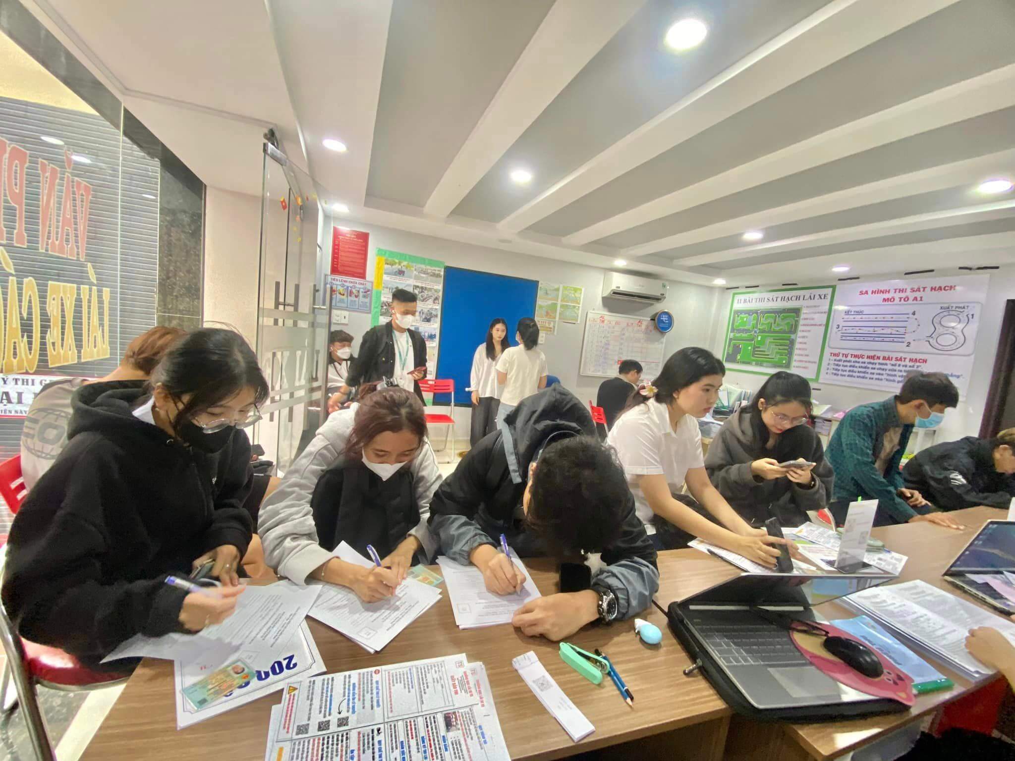 trường dạy lái xe máy ở hóc môn