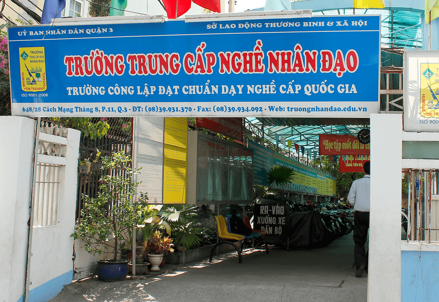 trường nhân đạo 