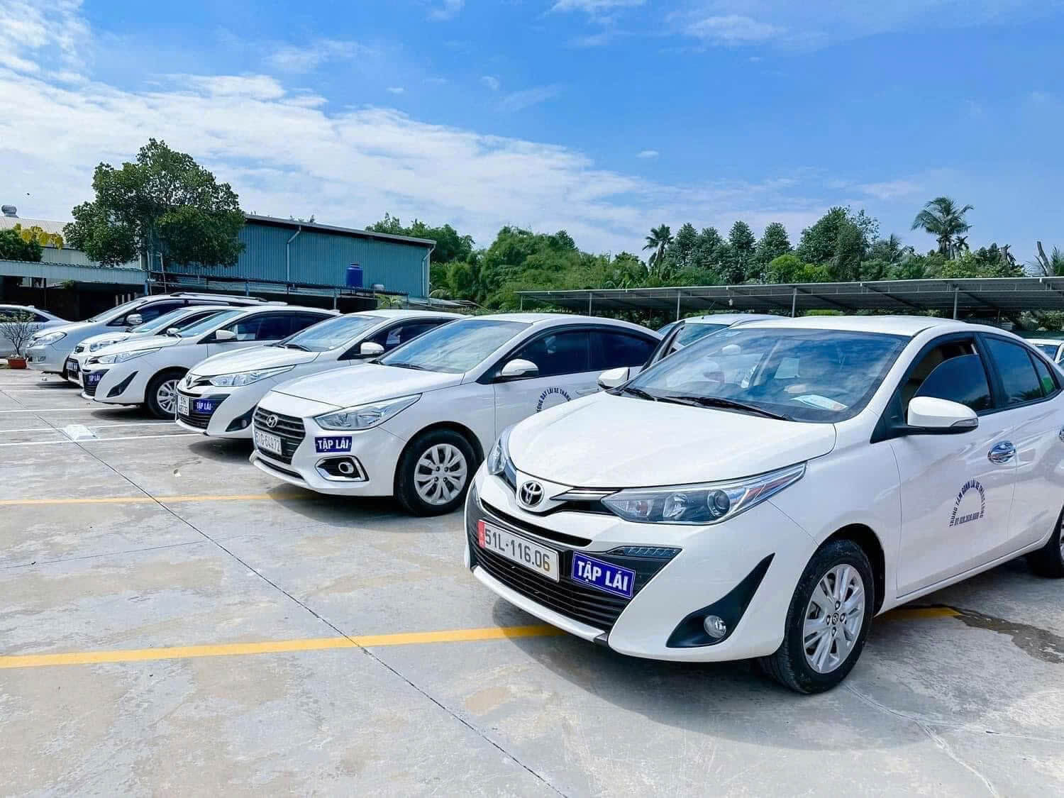 chi phí thuê xe tập lái