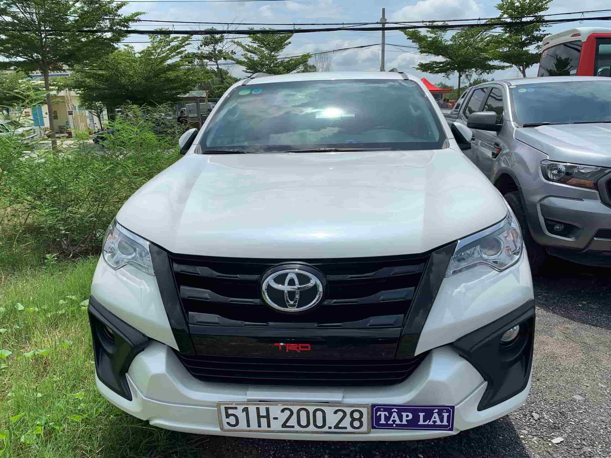 giá thuê xe tập lái sa hình